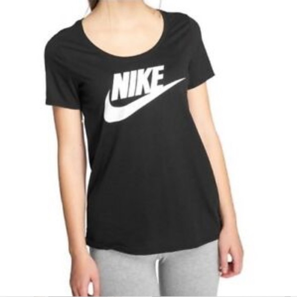 nike women's seasonal ribbed top
